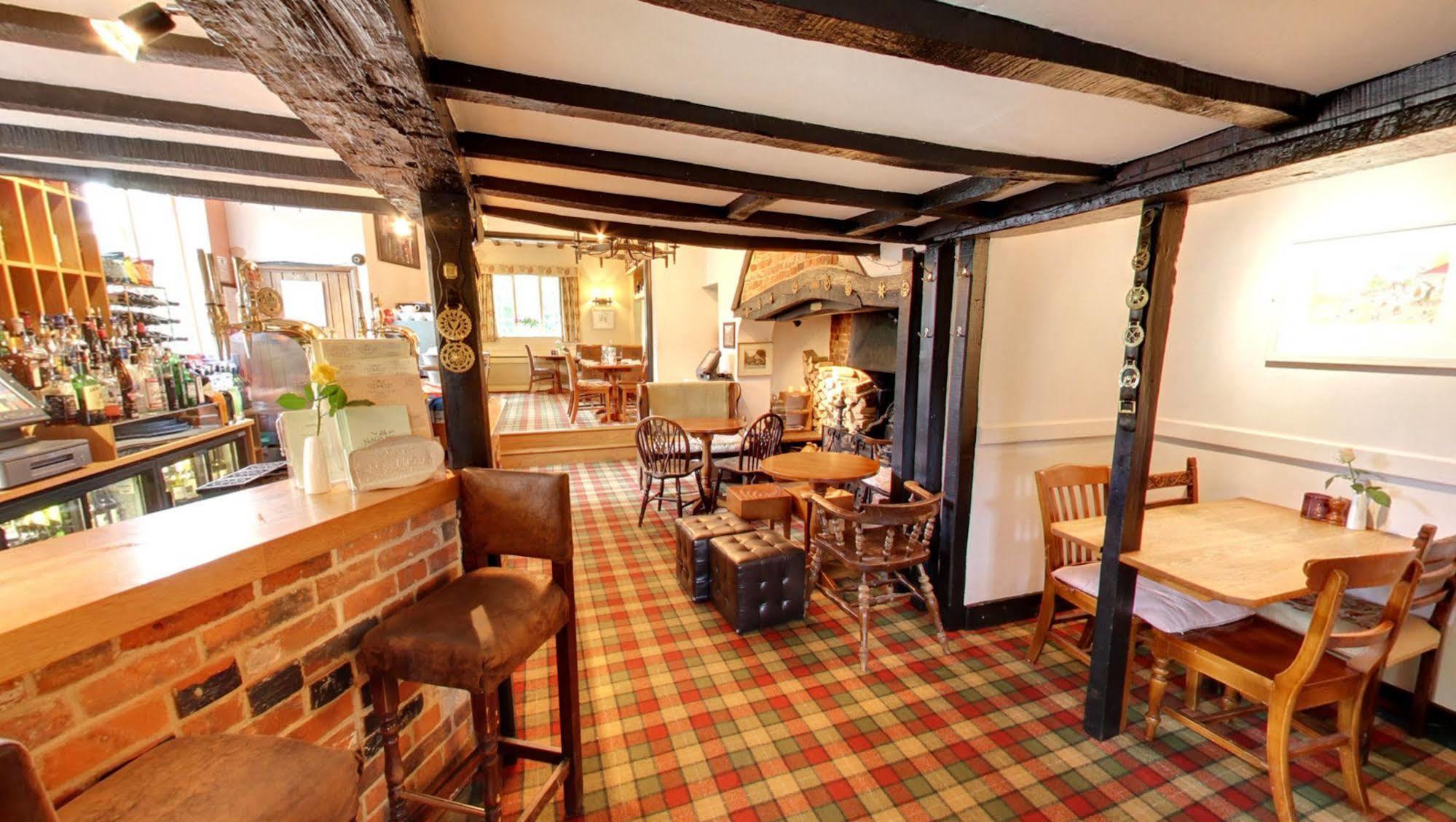 The Nags Head Hotel Great Missenden Eksteriør billede