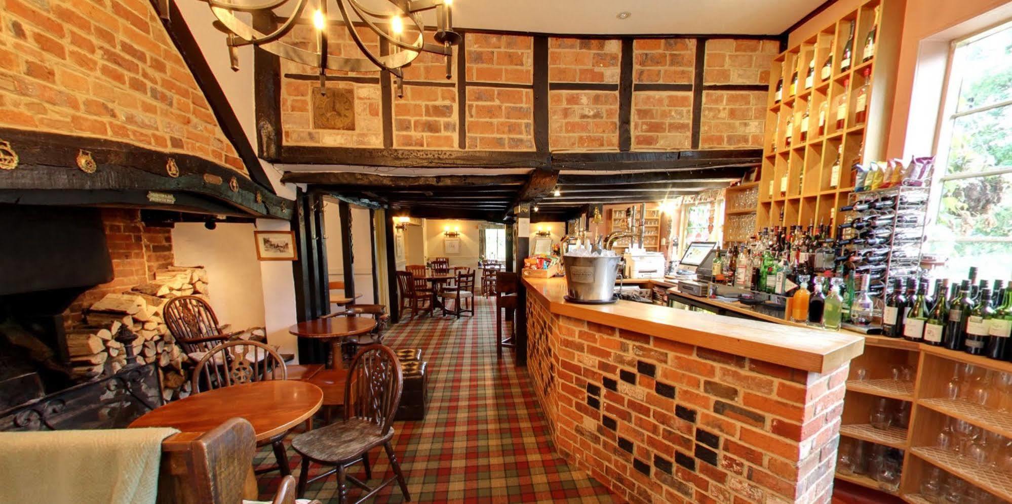The Nags Head Hotel Great Missenden Eksteriør billede